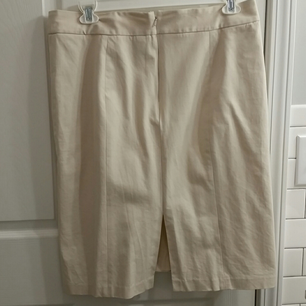 Skirt- beige